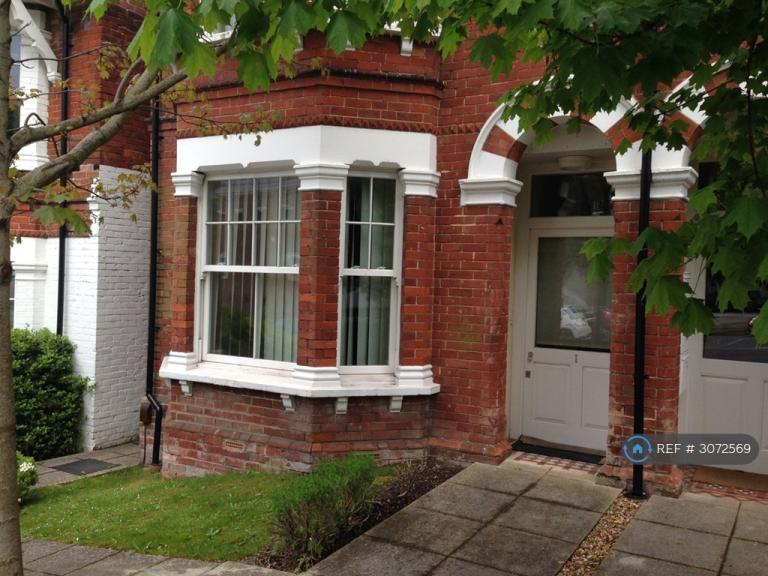 1 bedroom flat in Sussex Street, Winchester, SO23 (1 bed) (#3072569)