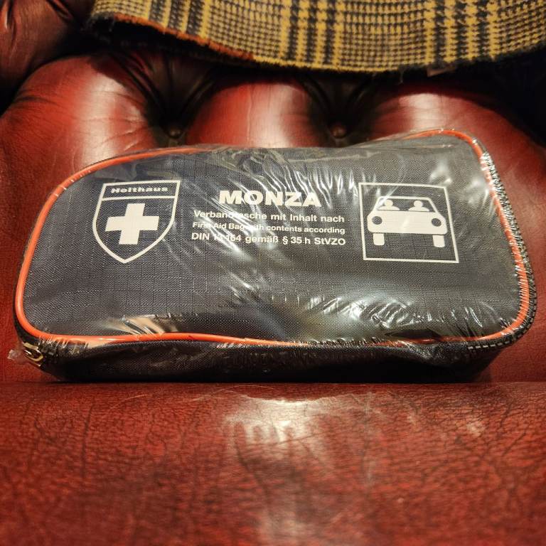 CAR FIRST AID KIT Exp.01/31