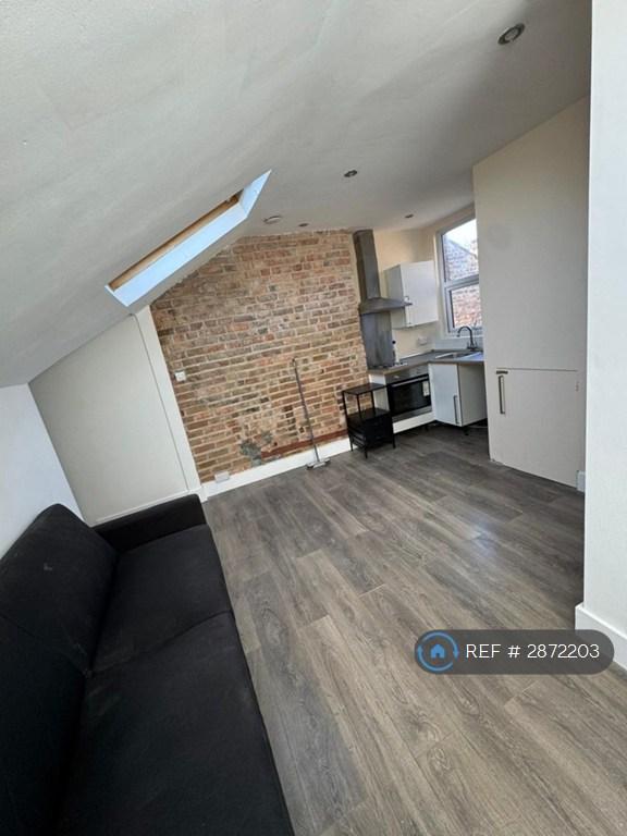 2 bedroom flat in Lascotts Road, London, N22 (2 bed) (#2872203)