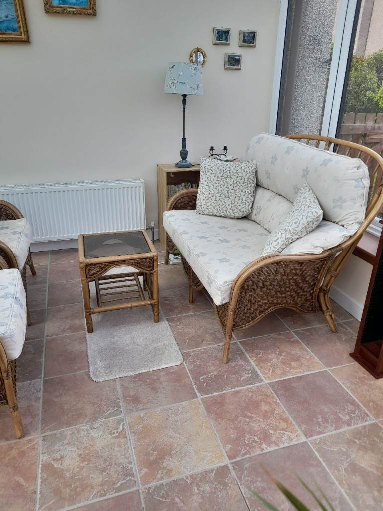 Rattan Conservatory Furniture Set – Sofa, 2 Armchairs, Coffee Table