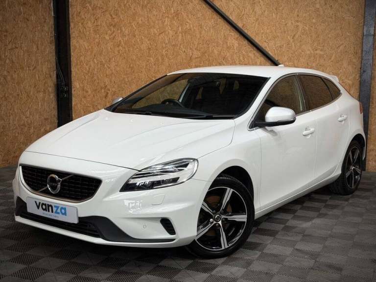 2019 Volvo V40 2.0 T3 R-Design Edition Hatchback 5dr Petrol Manual Euro 6 (s/s) (152 ps) Hatchbac...