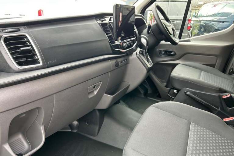 2025 Ford Transit 460 Limited AUTO L4 H3 ELWB High Roof 17 Seat Minibus RWD 2.0 EcoBlue 165ps Min...