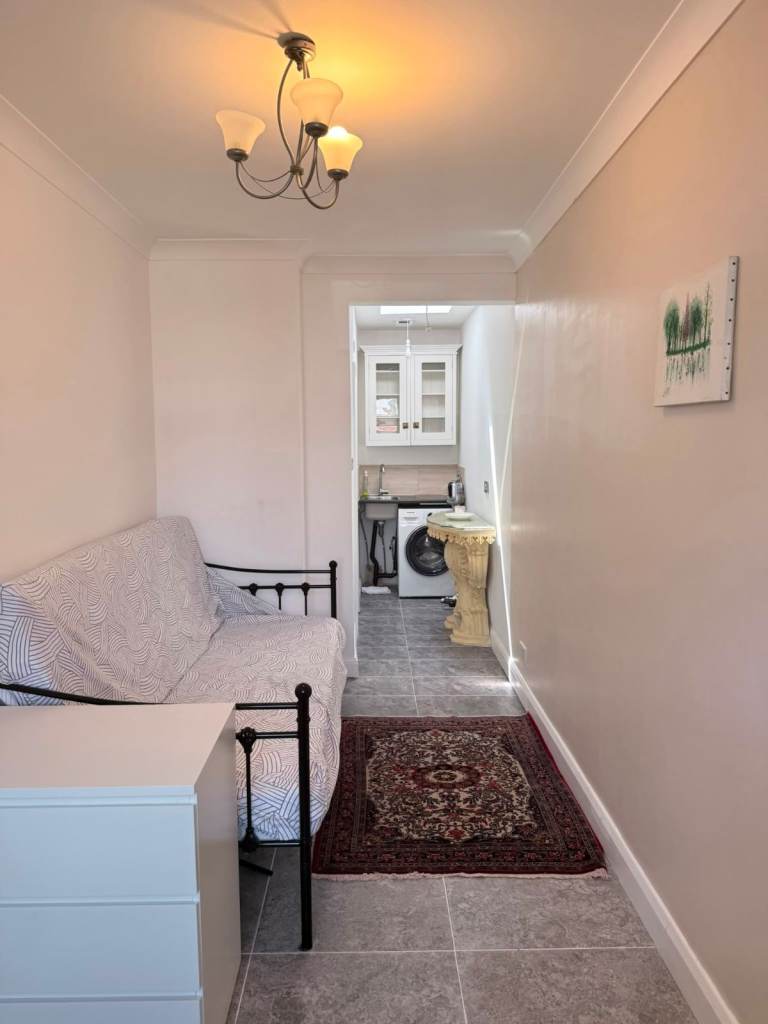 Lovely Studio to Rent in Greenford Broadway. For single person £1,250 pm incl bill