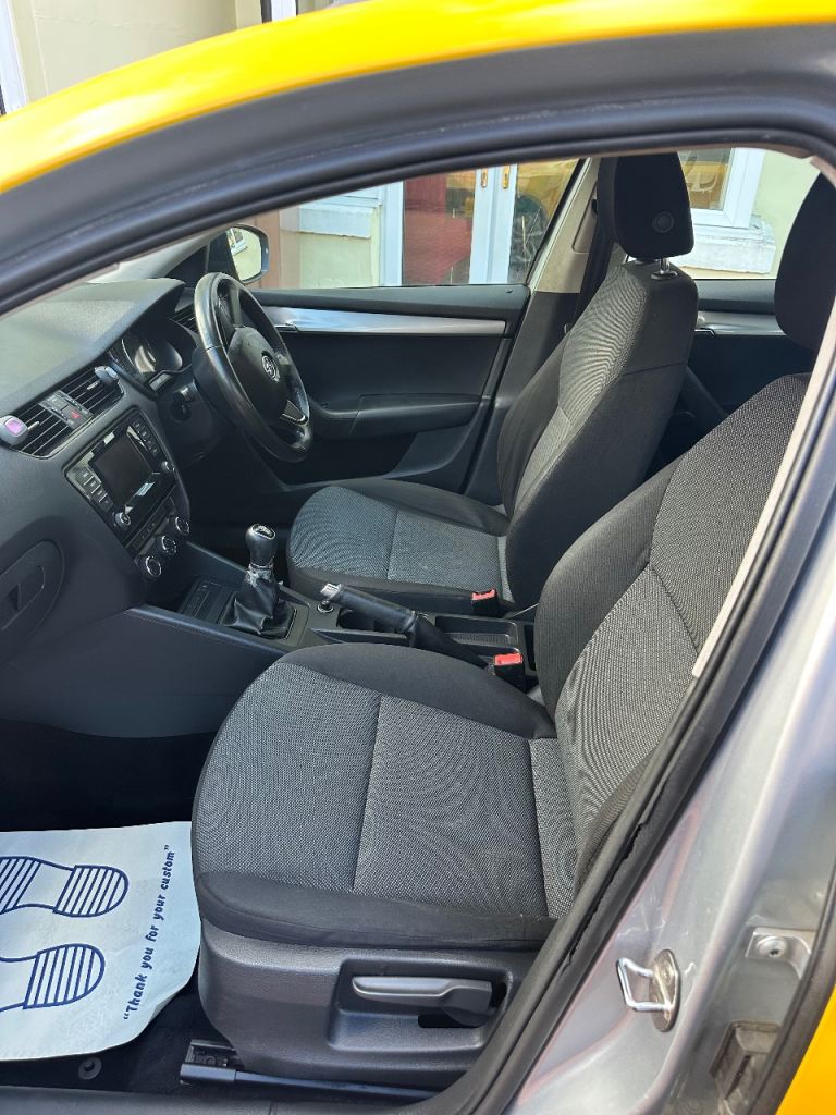 Skoda, OCTAVIA, Estate, 2014, Manual, 1598 (cc), 5 doors