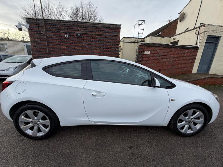 2014 Vauxhall Astra GTC 2.0 CDTi 16V Sport 3dr HATCHBACK DIESEL Manual
