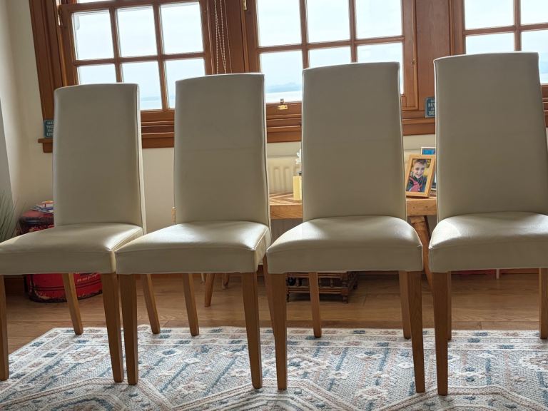 Excellent condition 4 dining chairs