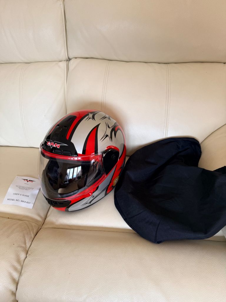 BARGAIN. MOTORCYCLE MOTORBIKE SCOOTER HELMET. SIZE XS 