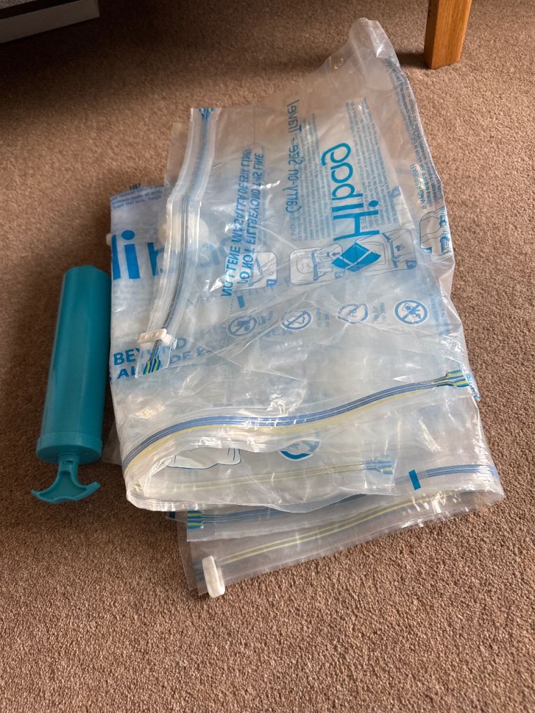 Vacuum clothes storage