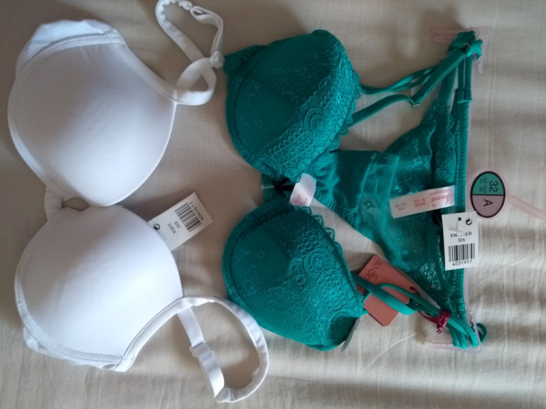 2 X NEW with tags women's bra sets (32A & B)