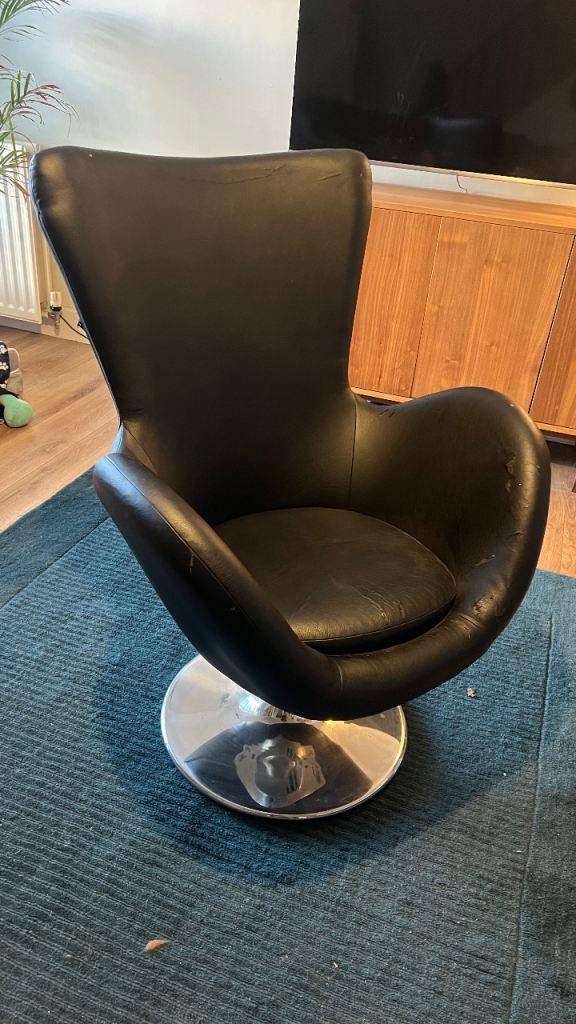 Black Leather Look Reception Chair – Modern Lounge Style
