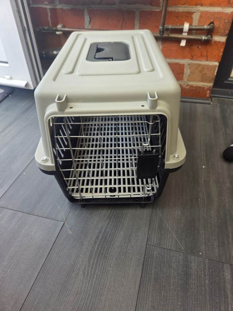 Cat carrier 