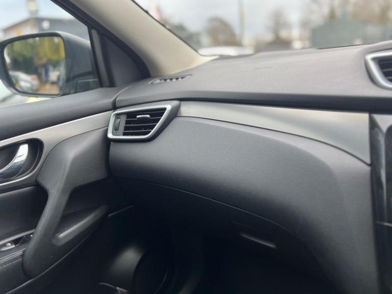 2018 Nissan Qashqai 1.5 dCi N-Connecta Euro 6 (s/s) 5dr HATCHBACK Diesel Manual