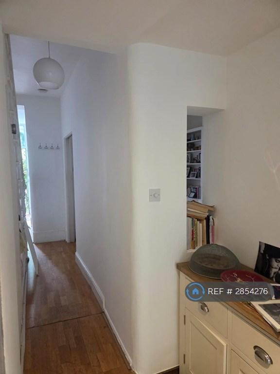 1 bedroom in Hazelmere Road, London, NW6 (#2854276)