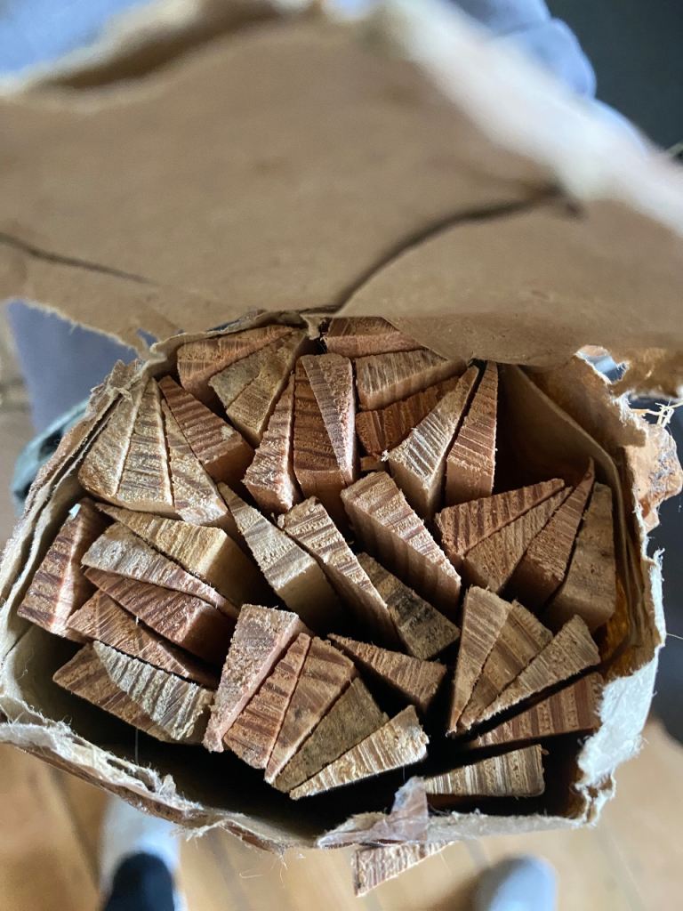 Filling strips for wood flooring