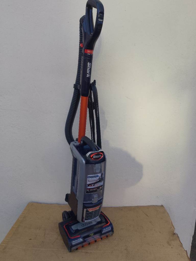 🛑 FREE DELIVERY 'SHARK' LIFTAWAY TECHNOLOGY VACUUM CLEANER 