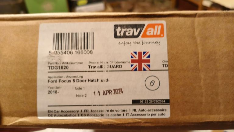 FORD FOCUS 'Trav-all' factory dog guard