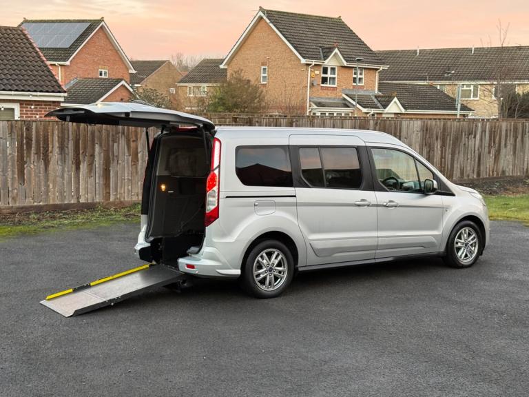 2019 FORD GRAND TOURNEO CONNECT WHEELCHAIR ACCESSIBLE VEHICLE WAV