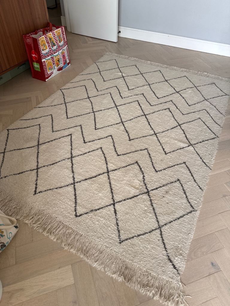 Patterned rug