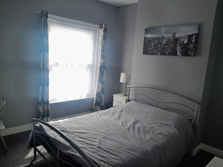 Large Double Room #2 All Bills Included