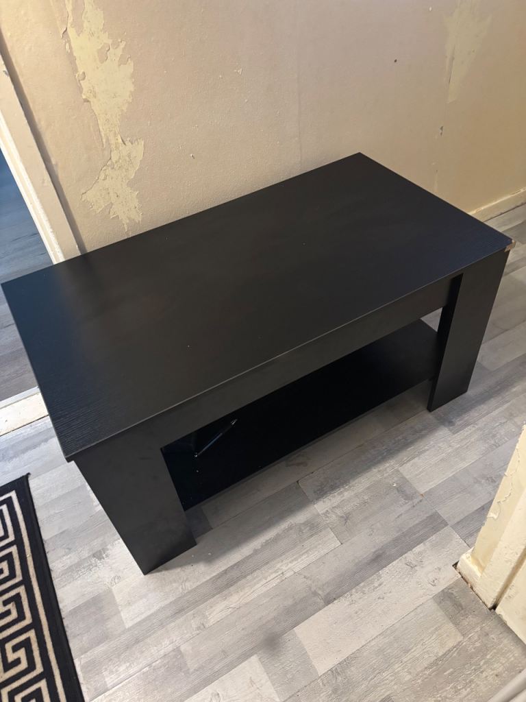 Living ng room black ask table £40