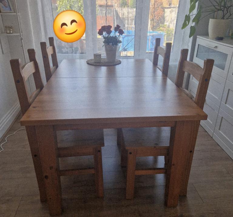 Solid Pine Extendable Dining Table with Chairs