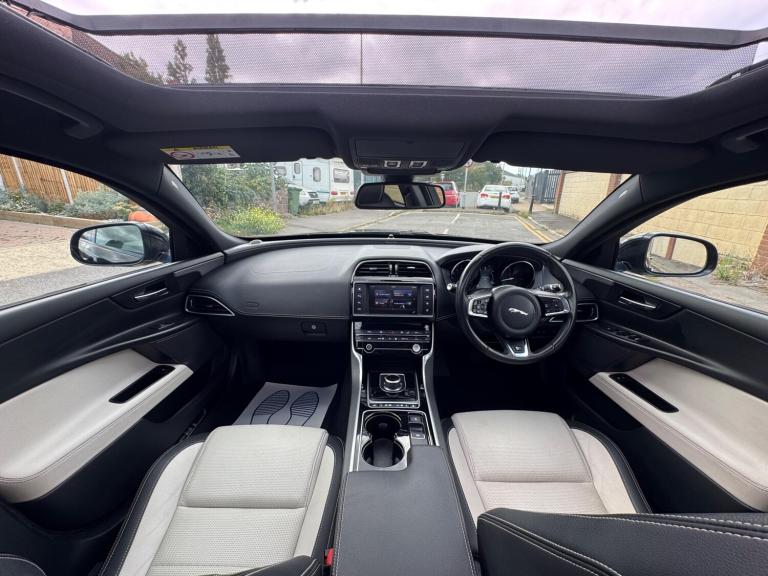 2017 Jaguar XE 2.0d R-Sport Auto Euro 6 (s/s) 4dr SALOON Diesel Automatic