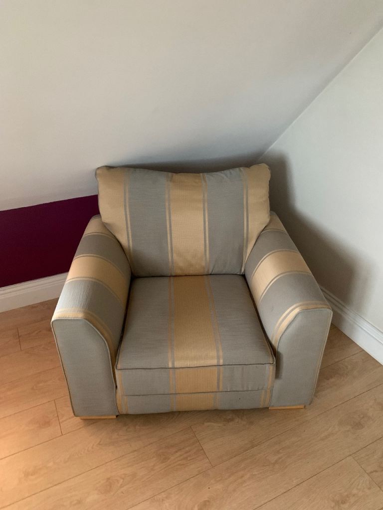 2x armchairs