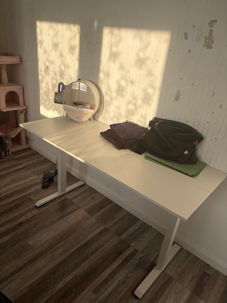 White Office Desk – Good Condition