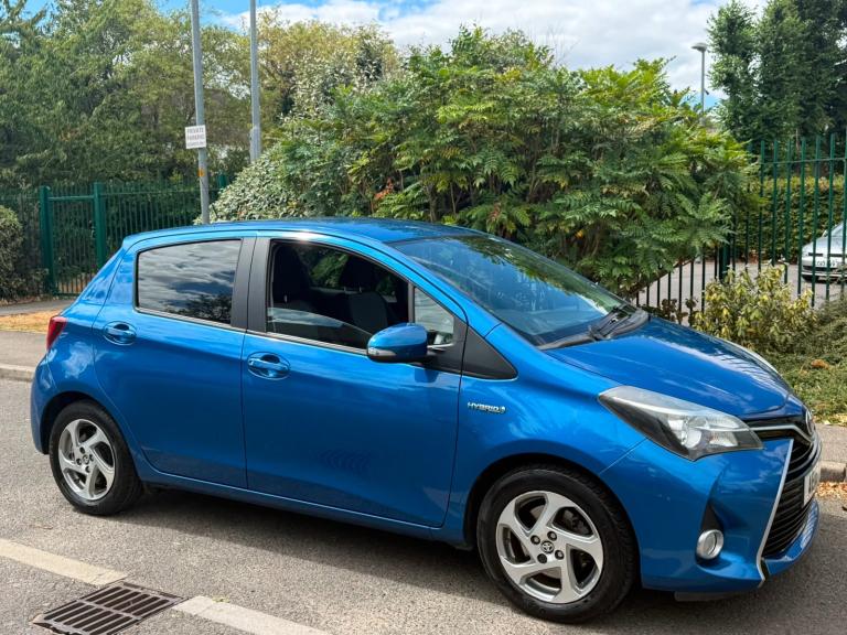 Toyota Yaris 1.5 VVT-HYBRID design E-CVT AUTO