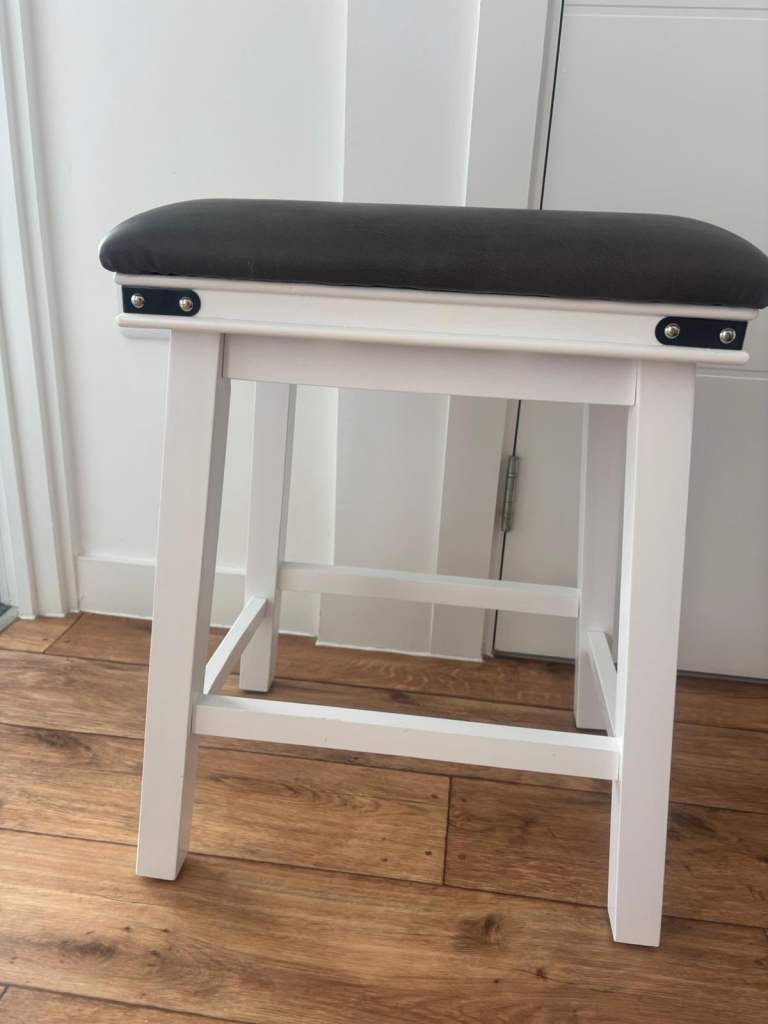 Backless Bar Chair