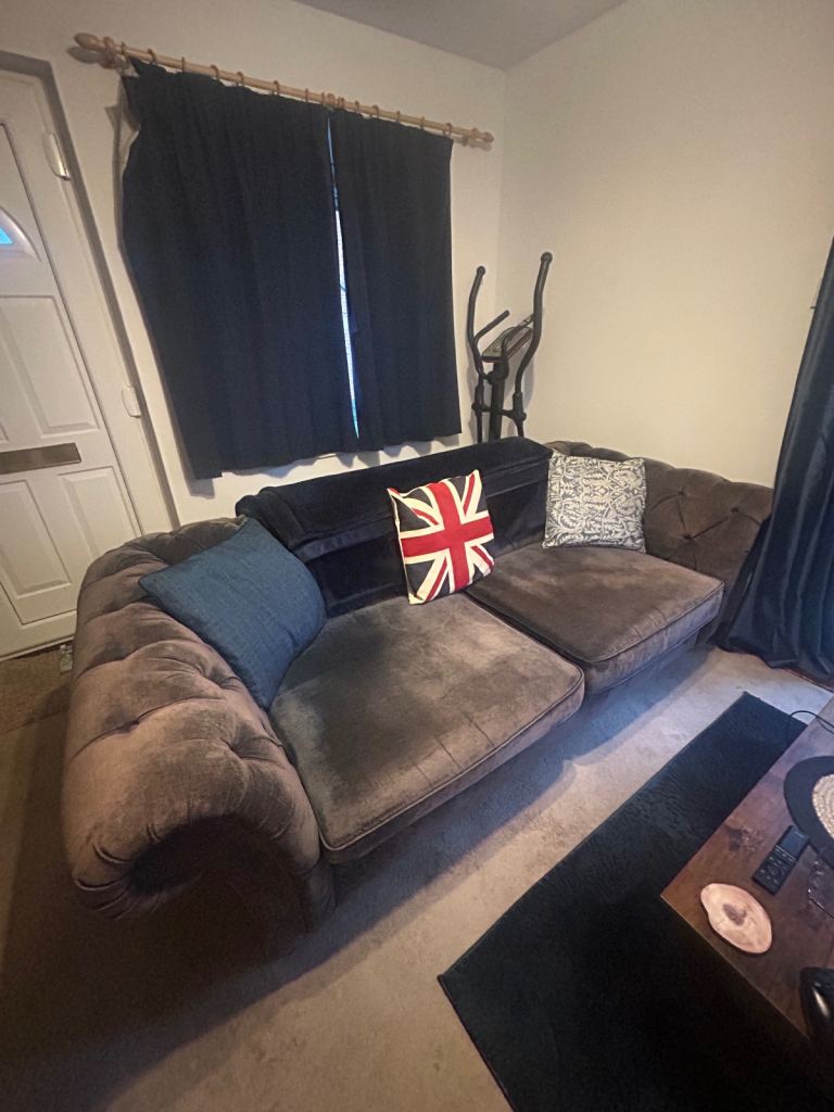 Dark blue/grey chesterfield style sofa 