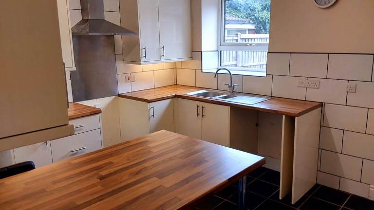 Three bed mid terrace property in town centre location