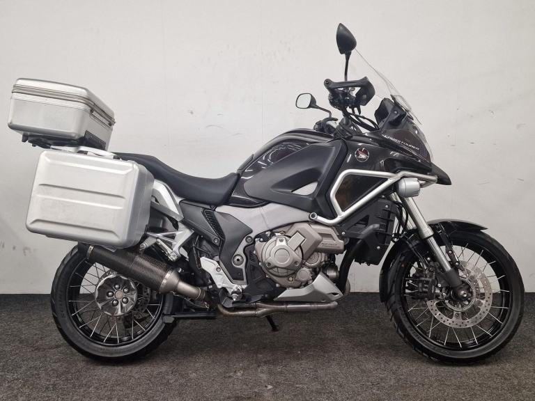 HONDA VFR1200X CROSSTOURER DCT ** HEATED GRIPS - TOP BOX - TOURING SCREEN **
