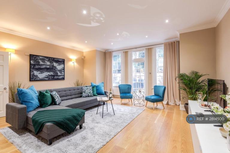4 bedroom flat in Lexham Gardens, London, W8 (4 bed) (#2814500)
