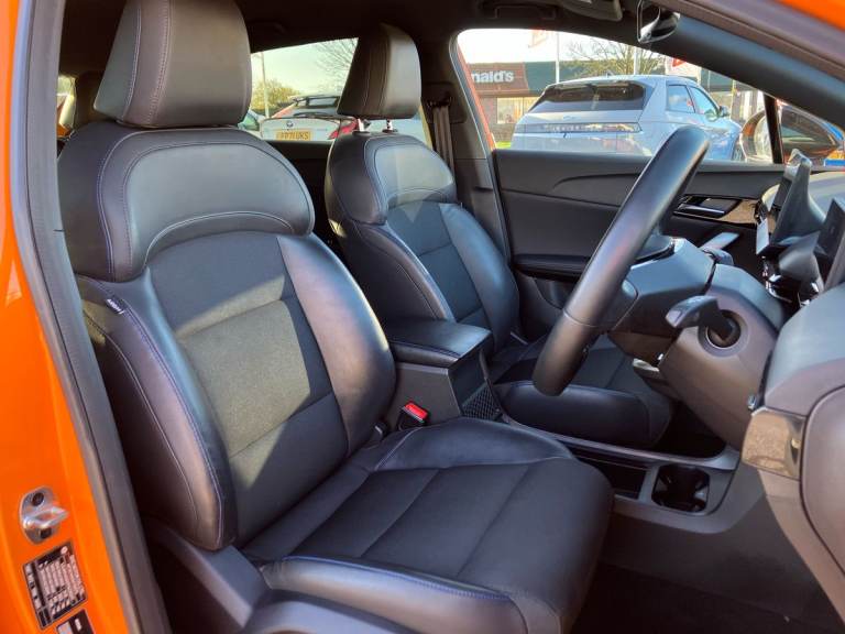 2024 MG MG4 150kW Trophy EV Long Range 64kWh 5dr Auto Hatchback ELECTRIC Automatic