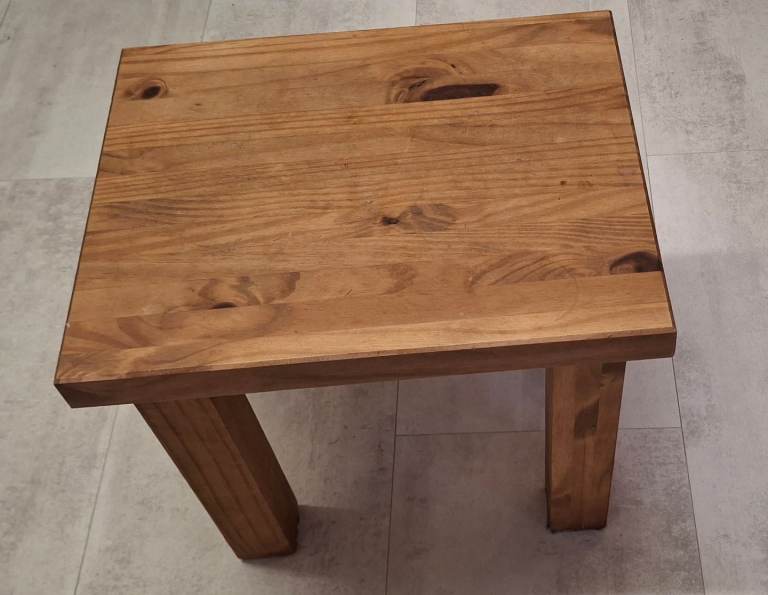 Rustic Solid sidetable 