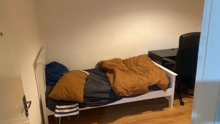 Flat near uws campus 