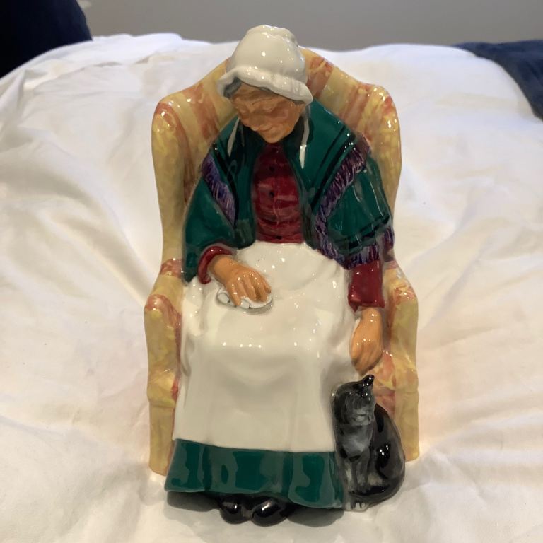 Royal Doulton Figure ‘Forty Winks’ HN 1974