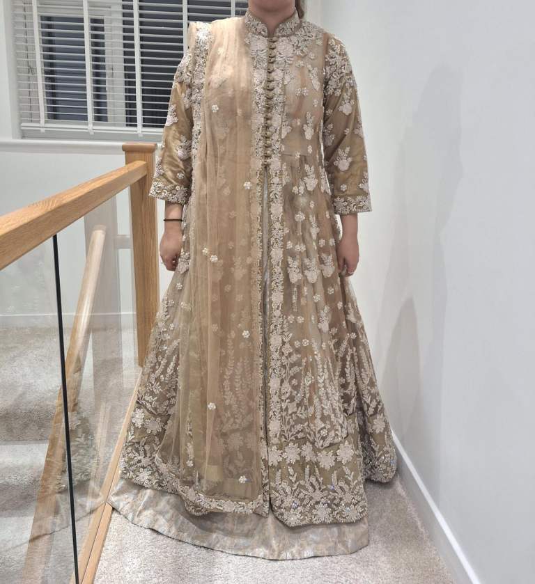 4 pice Pakistani party/ wedding wear in perfect condition 