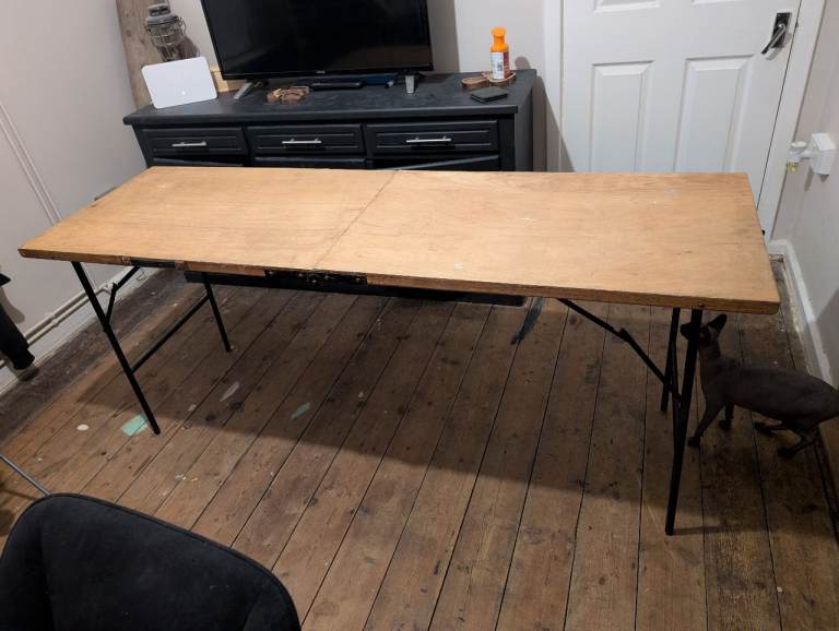 Folding pasting table 