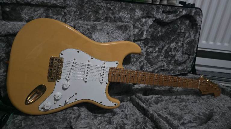 2005 Fender stratocaster deluxe mim