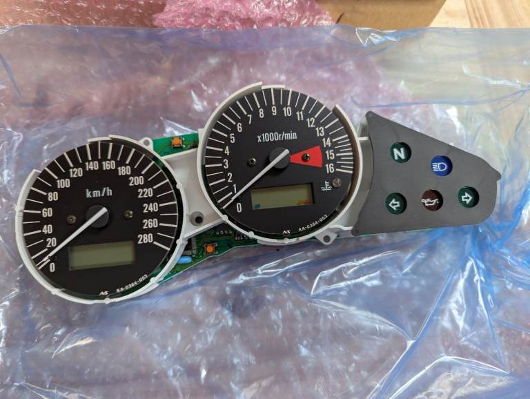 Speedo cluster.