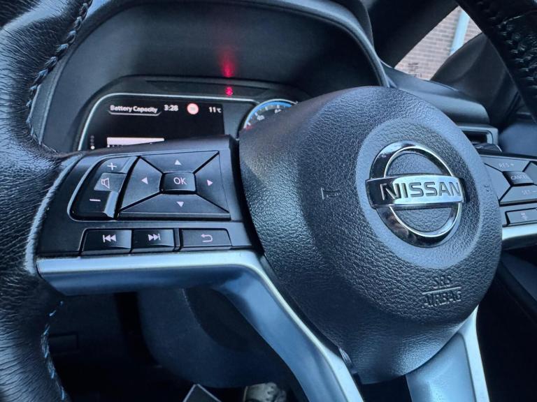  Nissan Leaf 40kWh Acenta Auto 5dr Electric Automatic