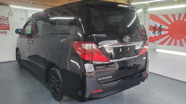 Toyota Alphard 2.4 black petrol auto 8 seats fresh japanese import in stock