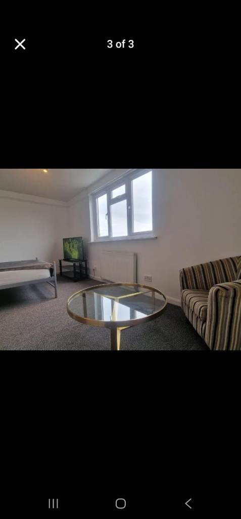 LARGE DOUBLE BEDROOM TO LET