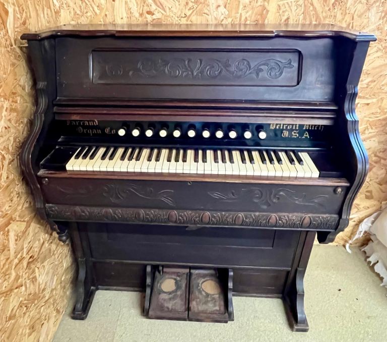 Antique Farrand Organ Co. “Vox Humana” Reed Organ – Detroit, Michigan, USA