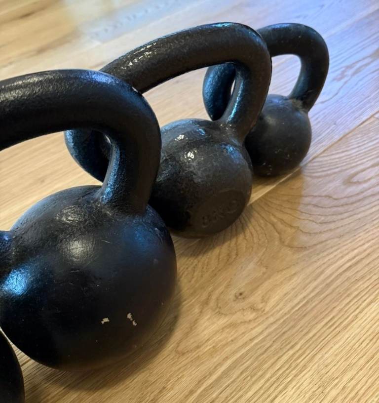Cast Iron Kettlebell Set 4kg, 8kg, 12kg, 16kg, 20kg, 24kg