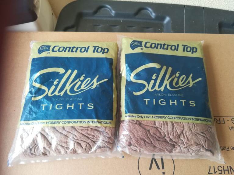 2 PAIRS OF TIGHTS-SILKIES-CONTROL TOP-NYLON-HONEY COLOUR-XL AND XXL