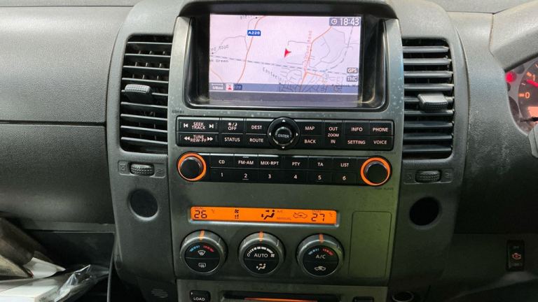 2008 Nissan Navara Double Cab Pick Up Aventura 2.5dCi 169 4WD Auto PICK UP Diesel Automatic