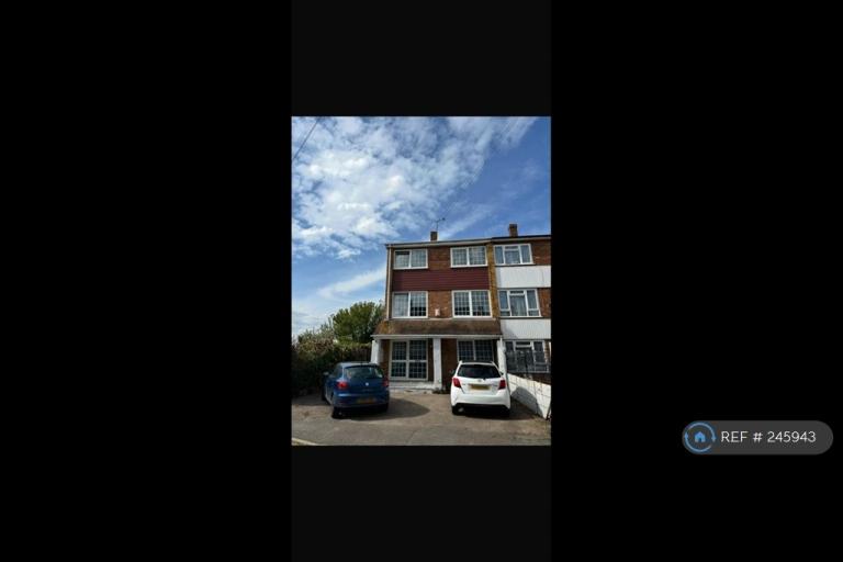 1 bedroom in St. Christophers Close, Canvey Island, SS8 (#245943)